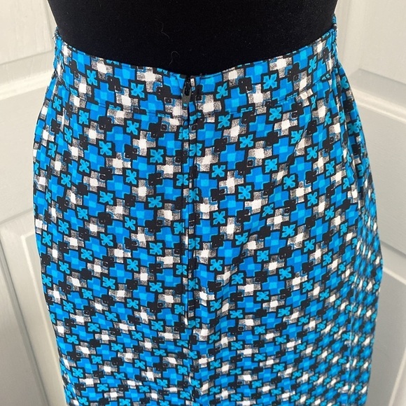 Sag Harbor Y2k Blue Geometric Patterned Maxi Skirt. - Picture 8 of 9